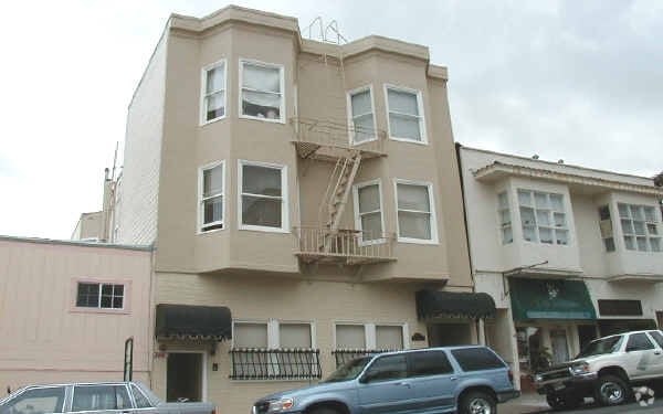 Building Photo - 2729 Lombard St