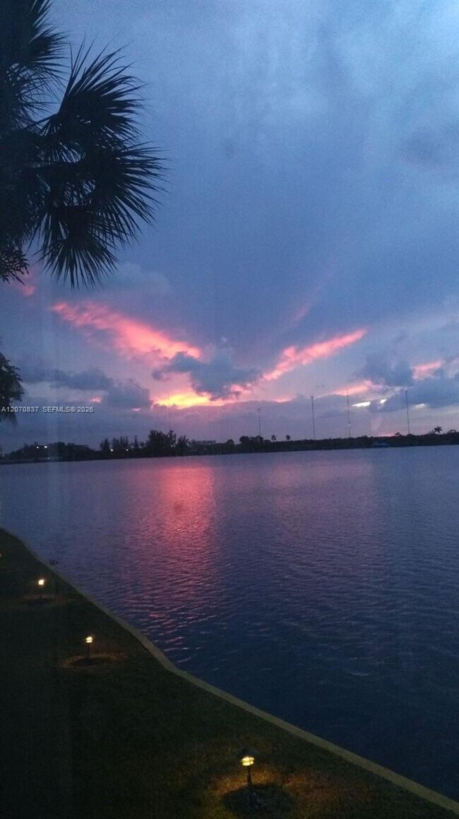 Foto del edificio - 1175 NE Miami Gardens Dr
