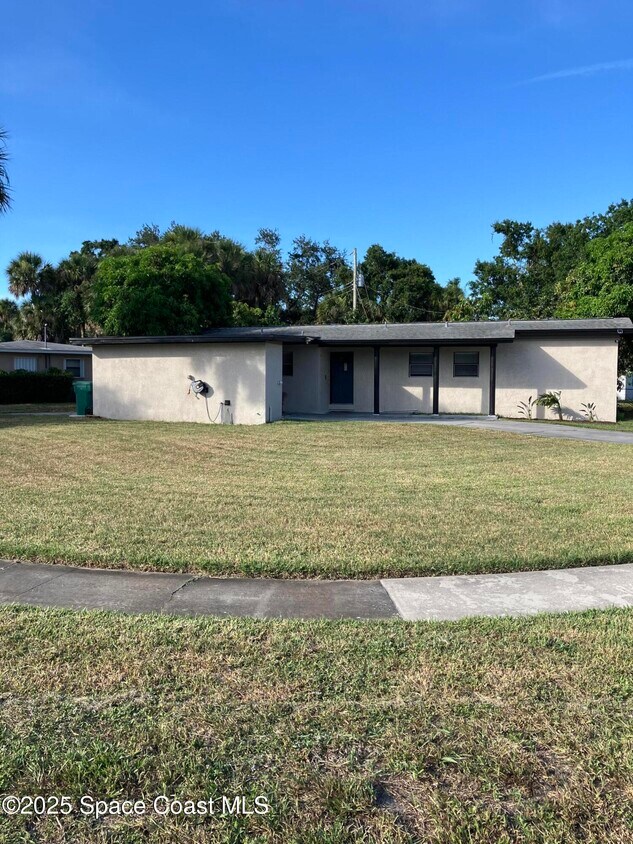 Foto principal - 724 Ixora Ave