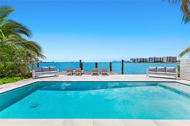 Foto del edificio - 1930 Bay Dr