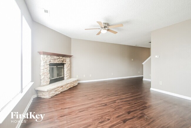 Foto del edificio - 7912 Puckett Ln