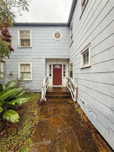 Building Photo - 250 Rosebud Ave