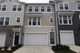 Building Photo - 9709 Buckthorn Ter