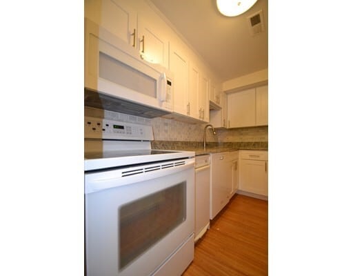 Primary Photo - 24 Jericho Rd
