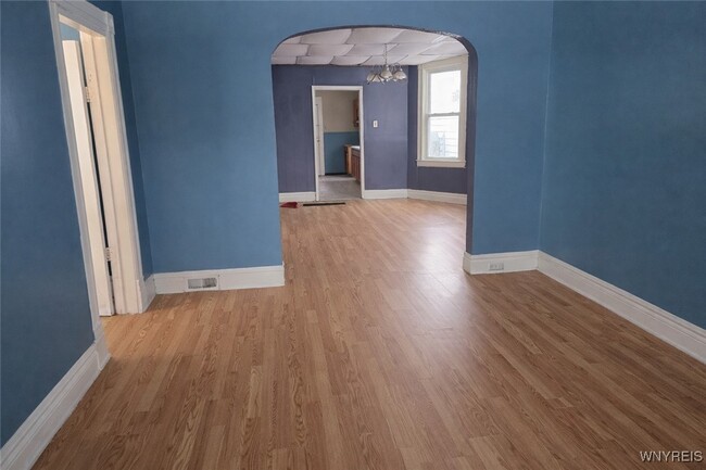 Building Photo - 35 Shepard St