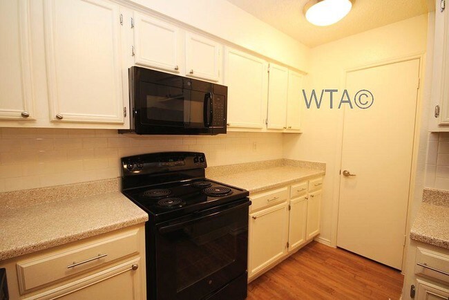 Building Photo - 2 bedroom in Austin TX 78745