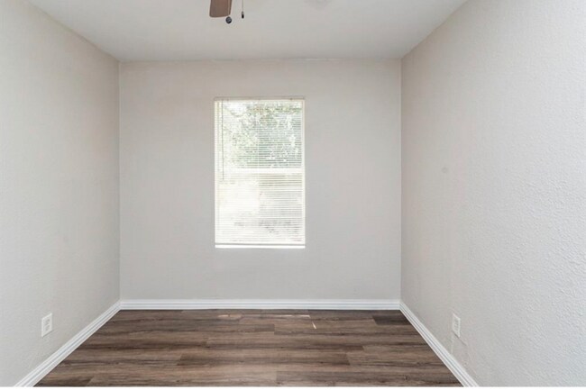 Building Photo - 5633 Curzon Ave