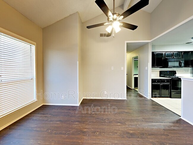 Foto del edificio - 15014 Spring Creek