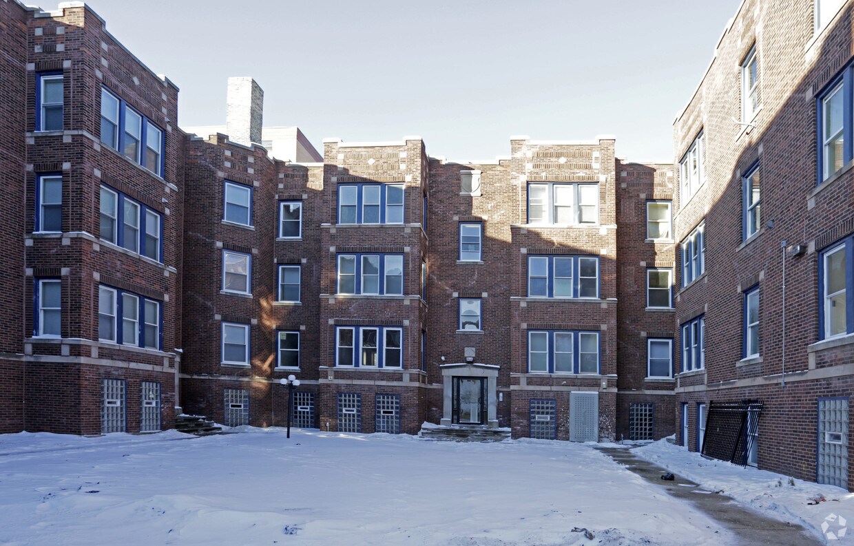 Foto del edificio - 7420-7434 S Colfax Ave