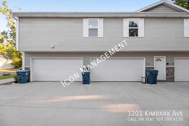 Building Photo - 1201 Kimbark Ave