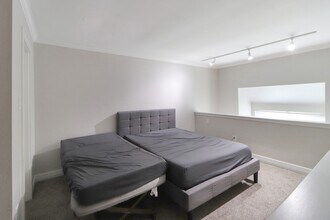 Building Photo - 5929 Queensloch Dr