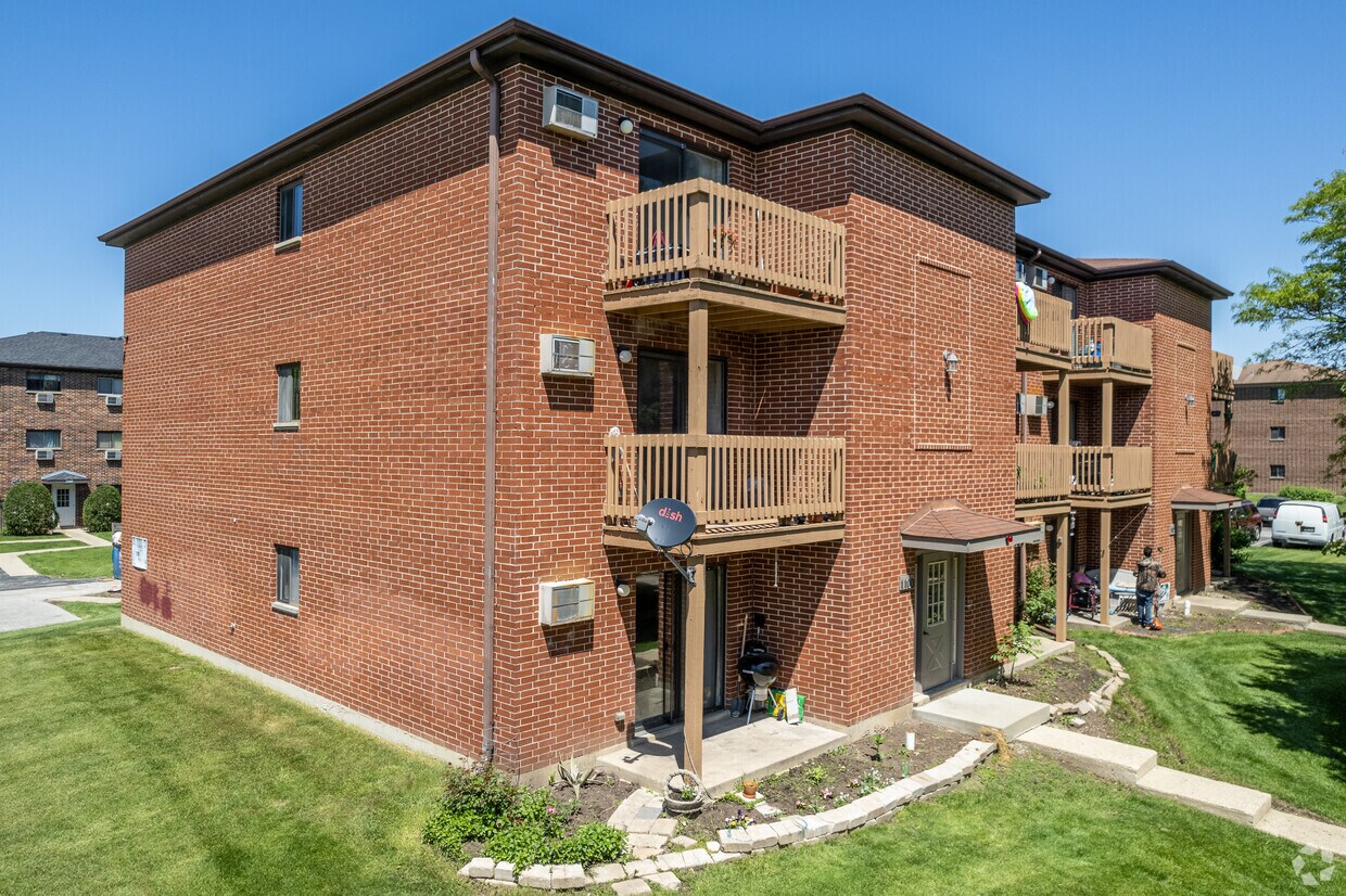 Foto principal - 1100-1102 Evergreen Ave