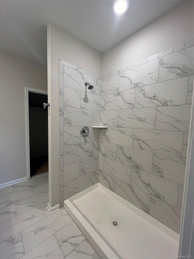 Foto del edificio - 415 Tower Ridge Cir