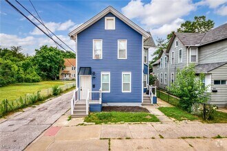 Building Photo - 1426 Starkweather Ave
