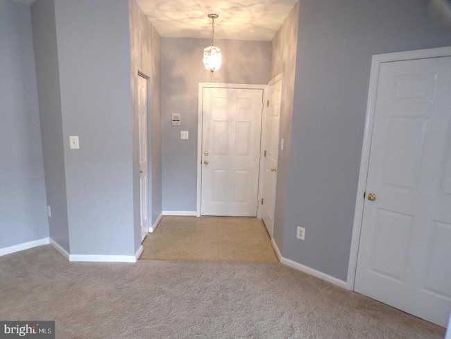 Building Photo - 6133 Springwater Pl
