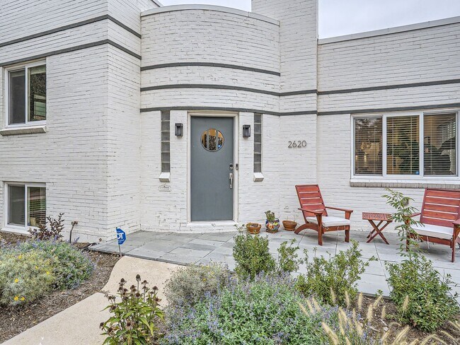 Foto del edificio - Short Term Rental Opportunity in Sloans Lake Area