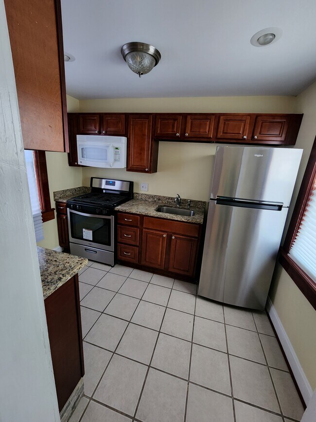 Kitchen - 3706 Mohawk Ave