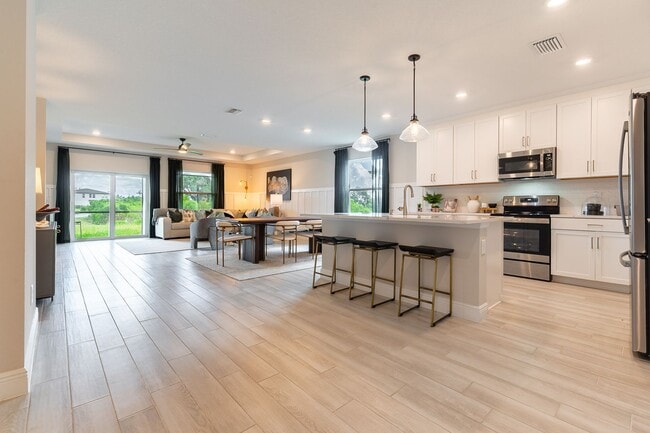 Building Photo - A Luxuriously Furnished 3-Bed, 2-Bath Model Home in Gated Community - Parrish