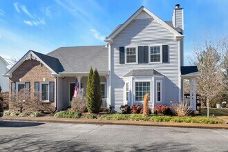 Building Photo - 1219 Carriage Park Dr