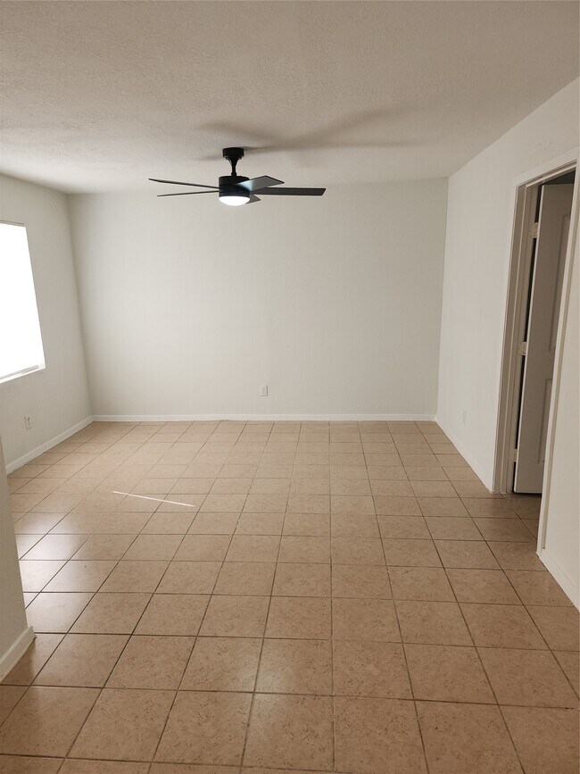 Foto del edificio - 14033 Garber Ln