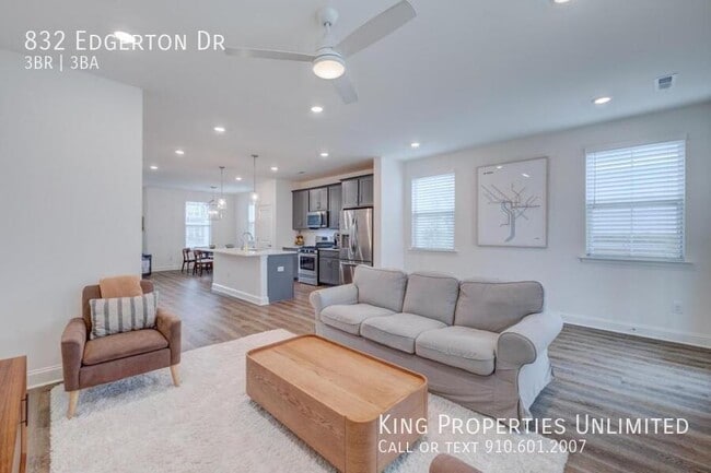 Building Photo - 832 Edgerton Dr