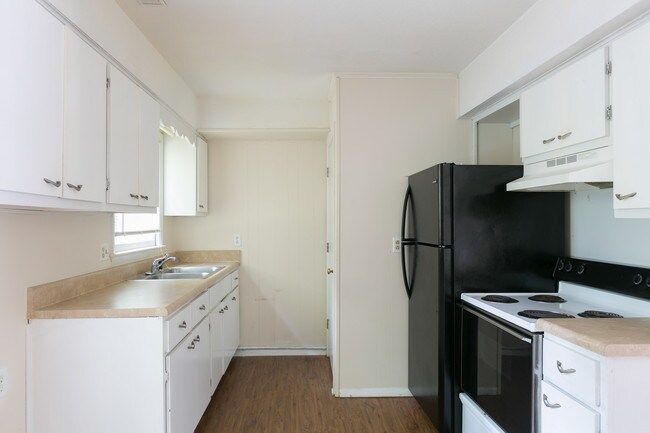 Building Photo - 4124 S Dowfield Dr