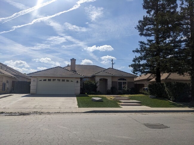 Building Photo - SW SPLIT WING BEAUTY !!! SPECIAL! $3097.50...