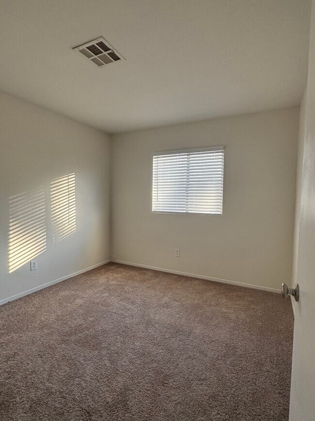 Building Photo - 1 story home, 4br, 2bath, 2cg