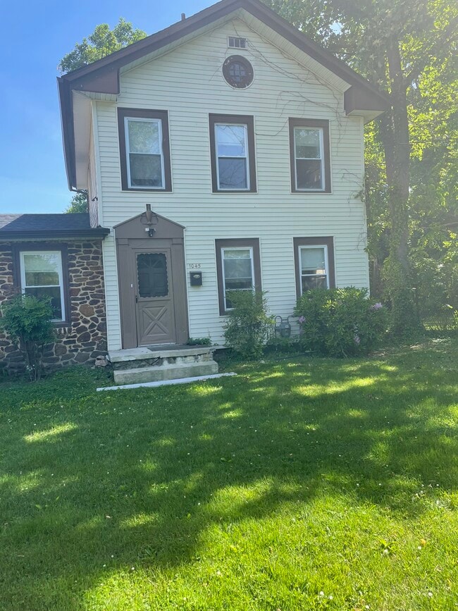 Building Photo - East Park Apartments