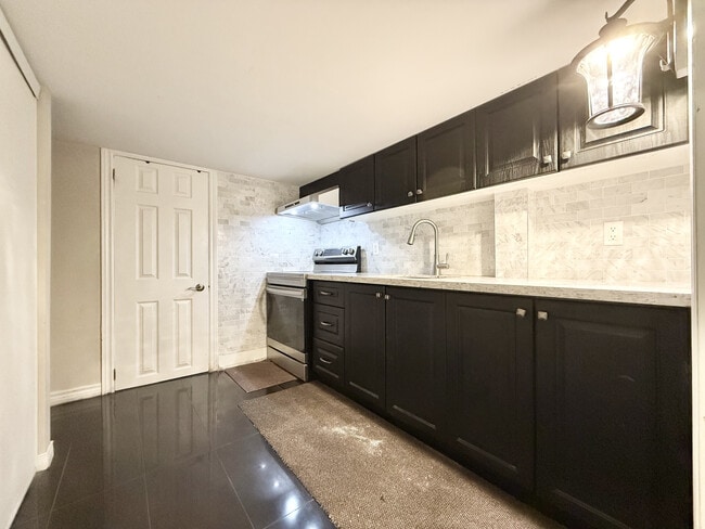 Building Photo - All-Inclusive 1-Bedroom Basement Apartment with His & Hers Closets in Scarborough