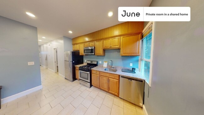 Foto del edificio - Room in Shared 3 bed/1 bath home