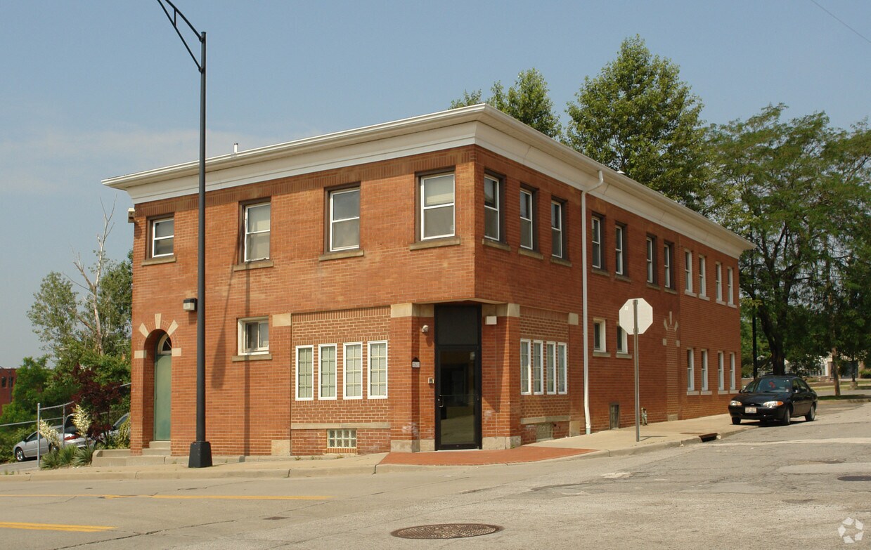 Primary Photo - 261 Wood St