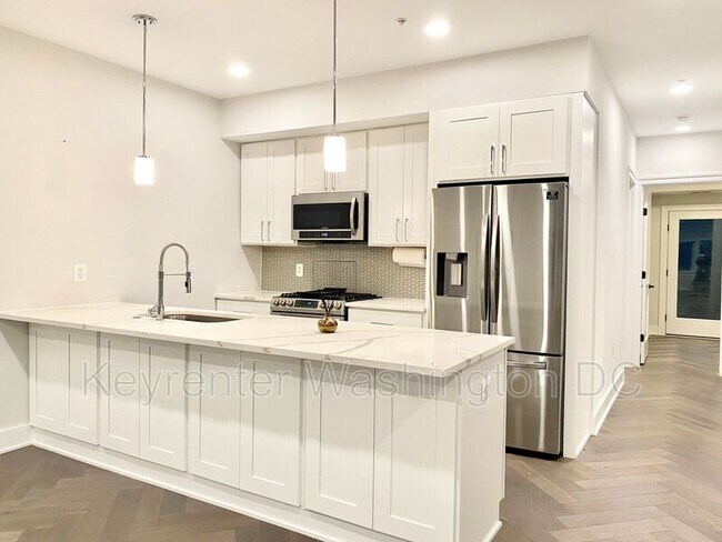 Foto del edificio - 3463 14th St NW