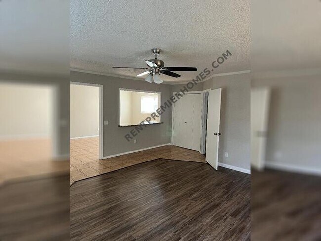 Building Photo - 2621 SW 55th St