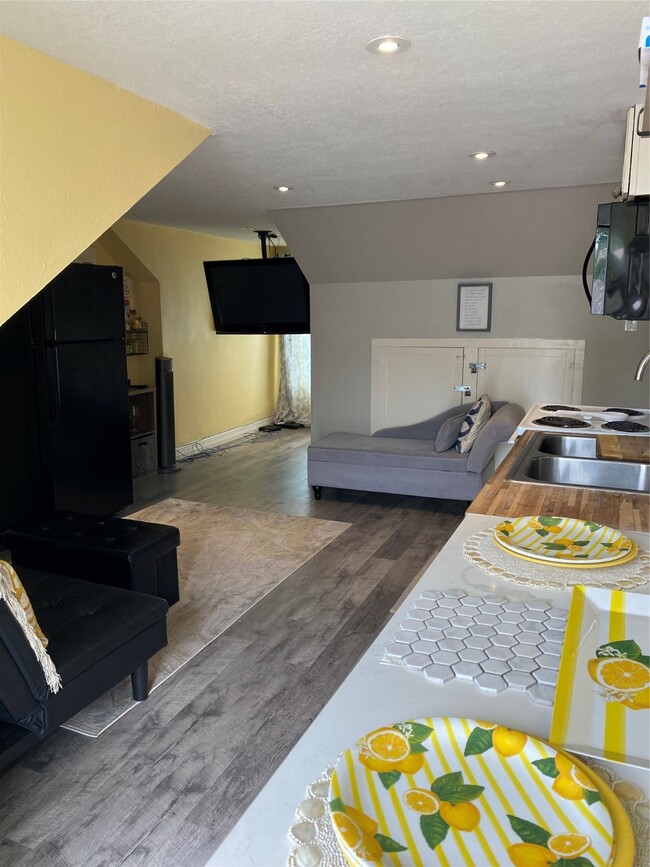 Building Photo - 2914 Avenue K