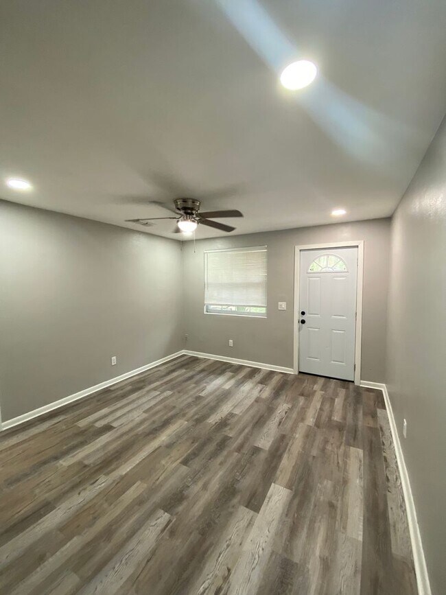 Foto del edificio - Silver Street Apartments- OWNER MAINTENANCE