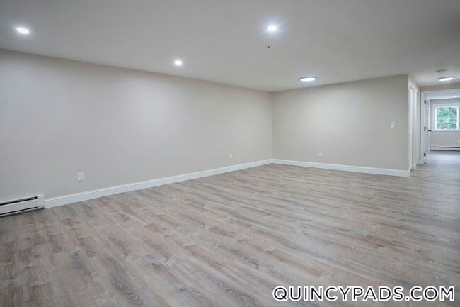 Building Photo - 22 Presidential Dr