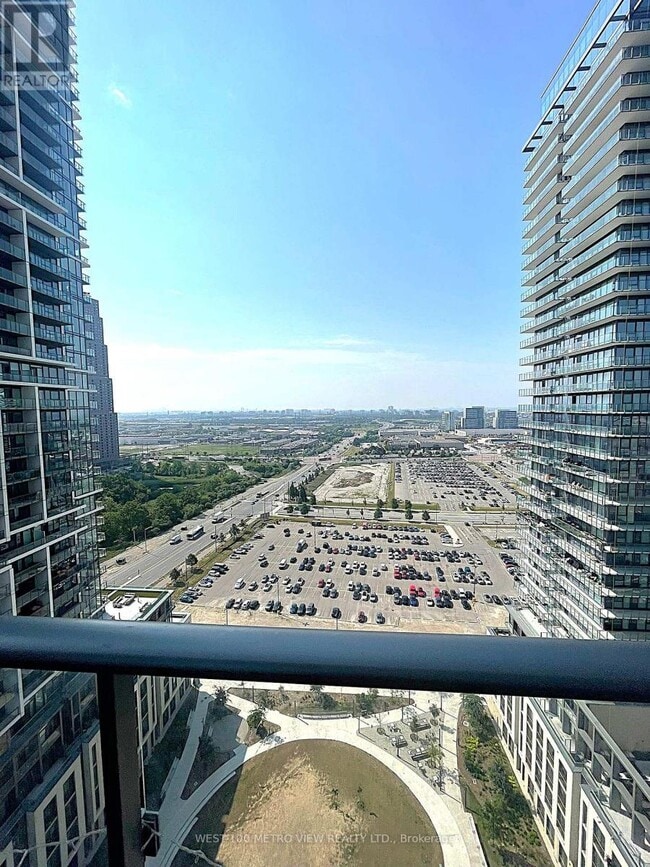 Photo du bâtiment - 1000-1000 Portage Pkwy