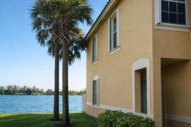 Foto del edificio - 4083 Crystal Lake Dr