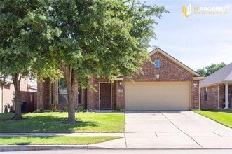 Building Photo - 2340 Aurora Dr