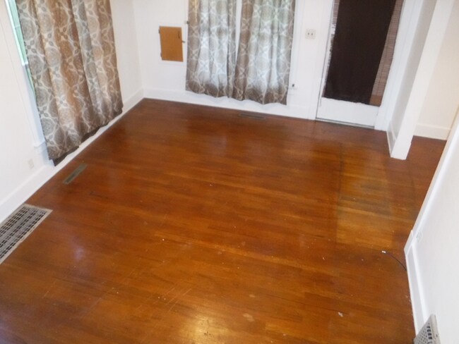 Foto del edificio - 1320 Trumbull Ave SE