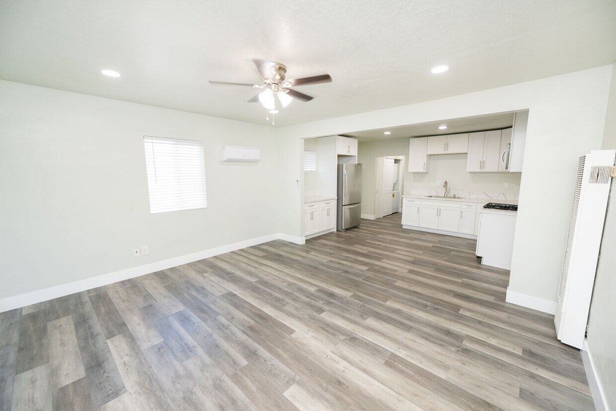 Primary Photo - Duplex Washington