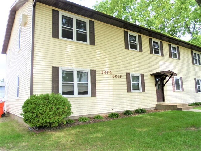 Building Photo - 2402 Golf Rd