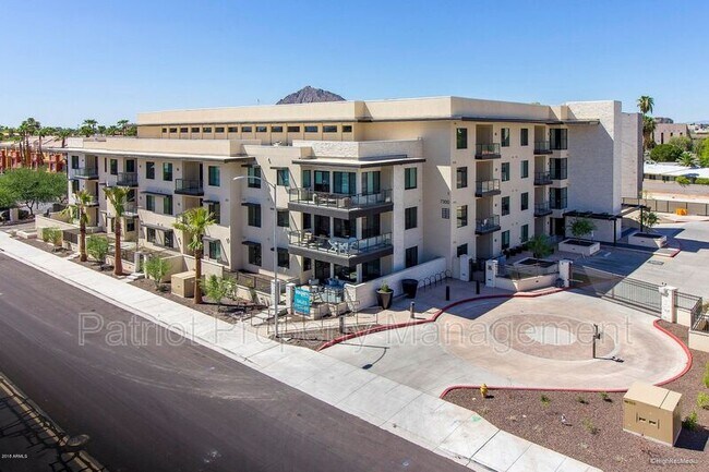 Foto del edificio - 7300 E Earll Dr