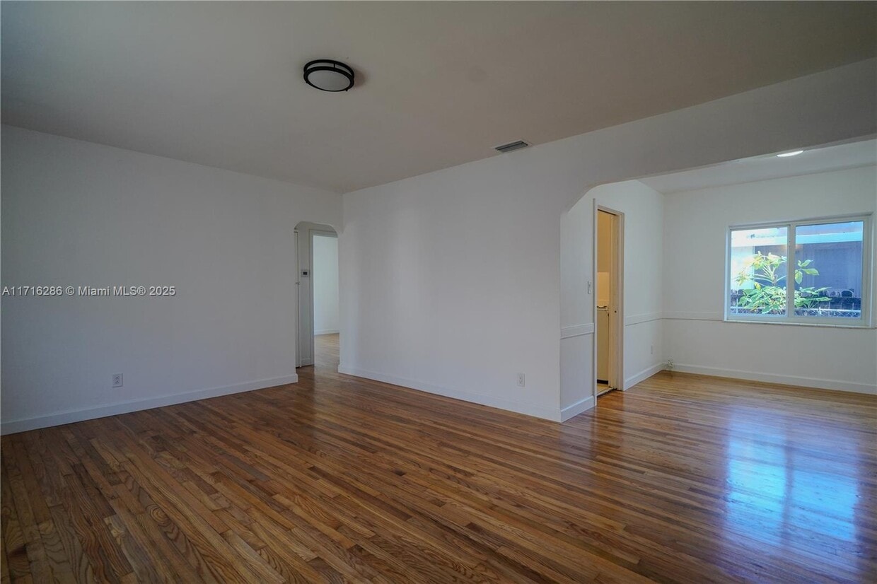 Primary Photo - 1520 SW 22nd Terrace