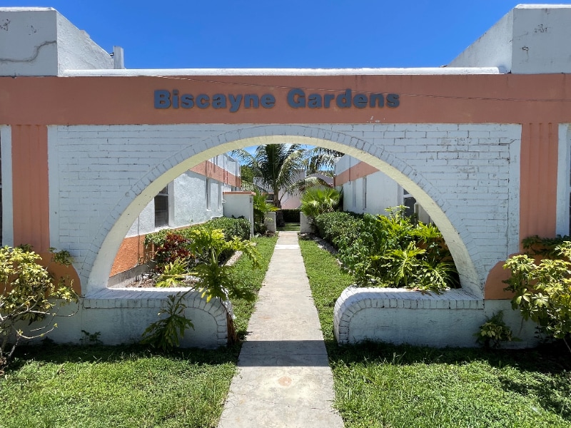 Photo - 11050 Biscayne Blvd (Miami, FL)