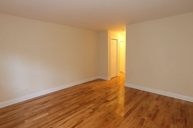Building Photo - 558 W Arlington