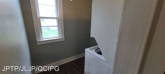 Building Photo - 2 br, 1 bath House - 550 17th Ave