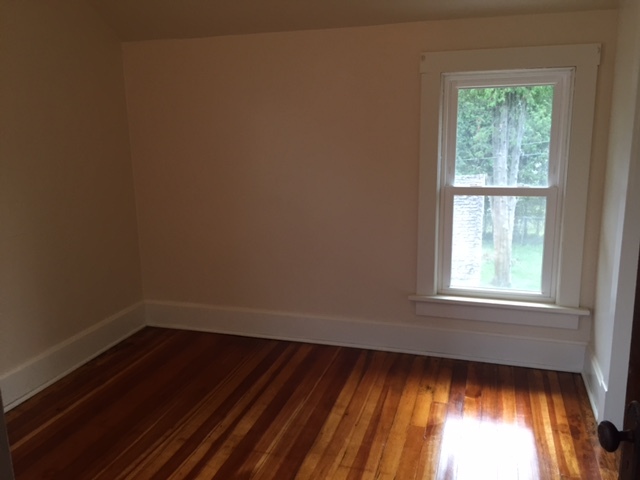 Bedroom - 1411 Marshall St