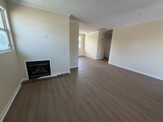 Foto del edificio - Lovely Upstairs Unit